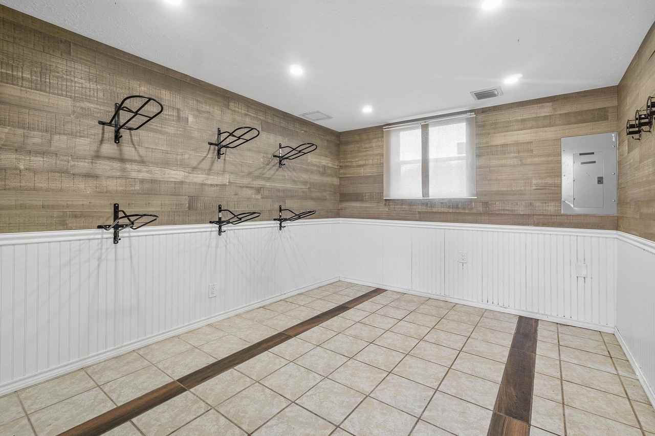 2080 Canter Way - Photo 2 of 20