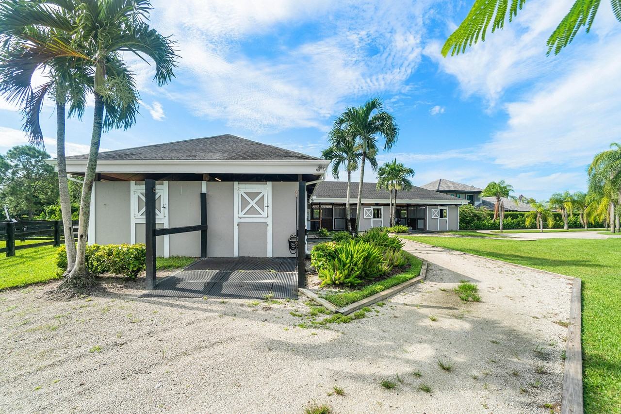 2080 Canter Way - Photo 4 of 20