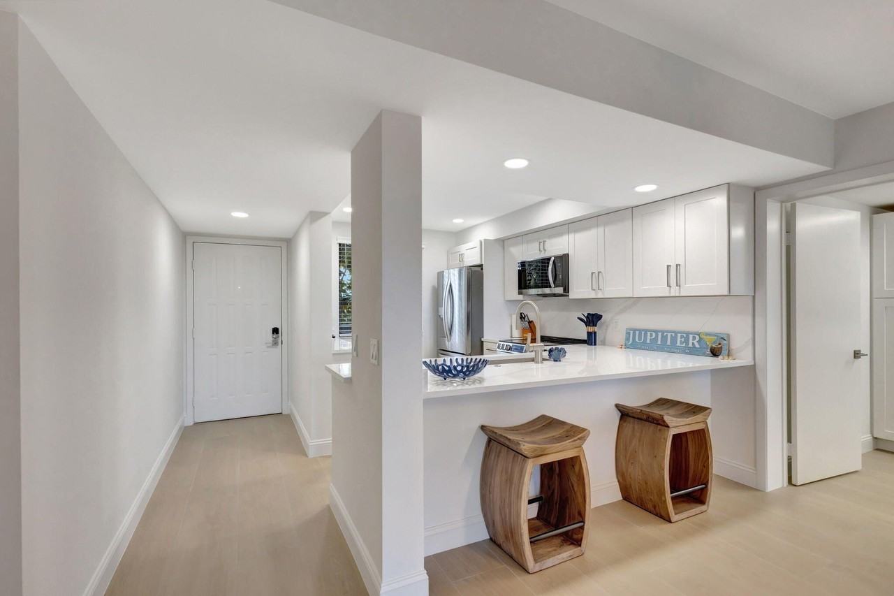 501 S Seas Dr Apt 202 - Photo 7 of 46