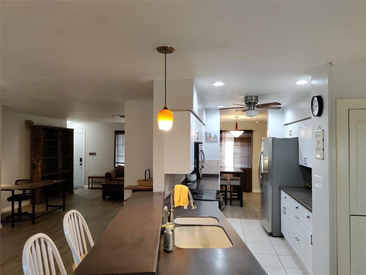 77 Cardinal Dr - Photo 4 of 26