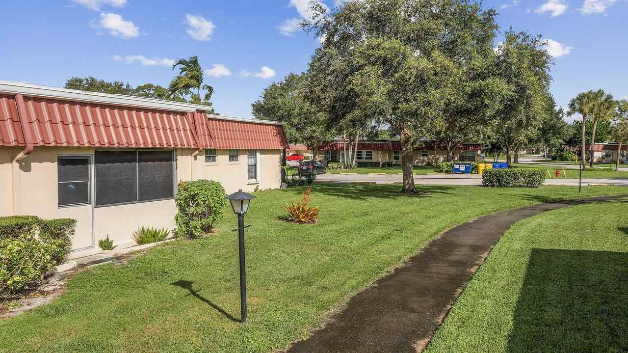 811 Salem Ln - Photo 5 of 34