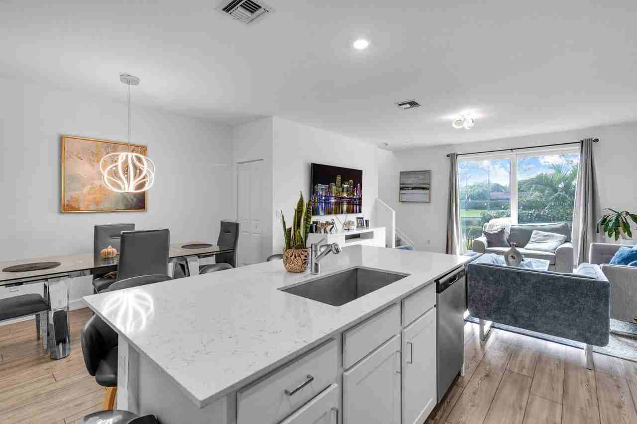 5431 Flannigan Way - Photo 4 of 34