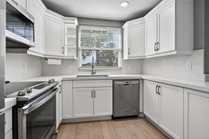 featured image of 805 Mainsail Cir