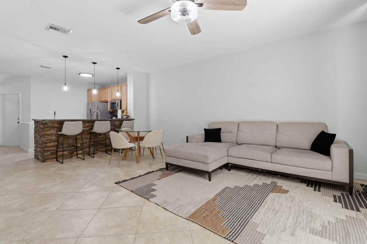 9902 Lago Dr - Photo 6 of 24