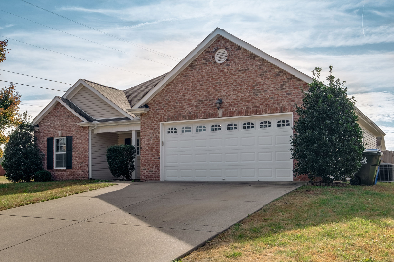 103 Blossom Ct - Photo 2 of 31