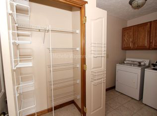 1400 Roundtable Dr - Photo 7 of 13