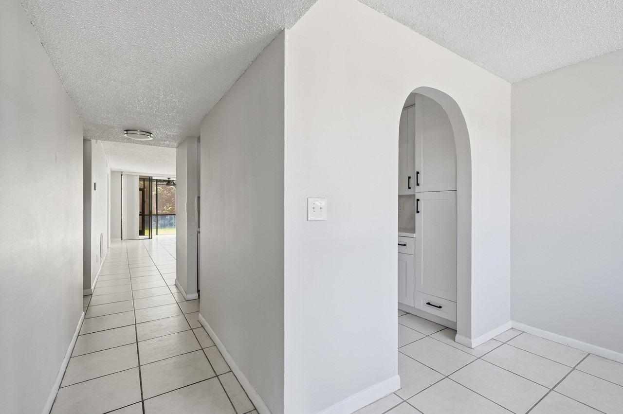 3300 Nw 46th St - Photo 2 of 29