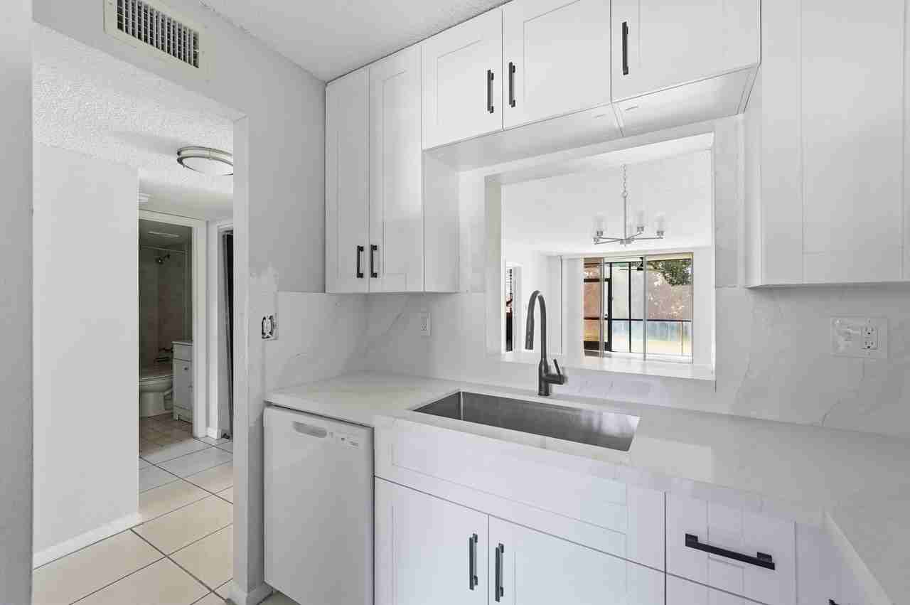 3300 Nw 46th St - Photo 6 of 29