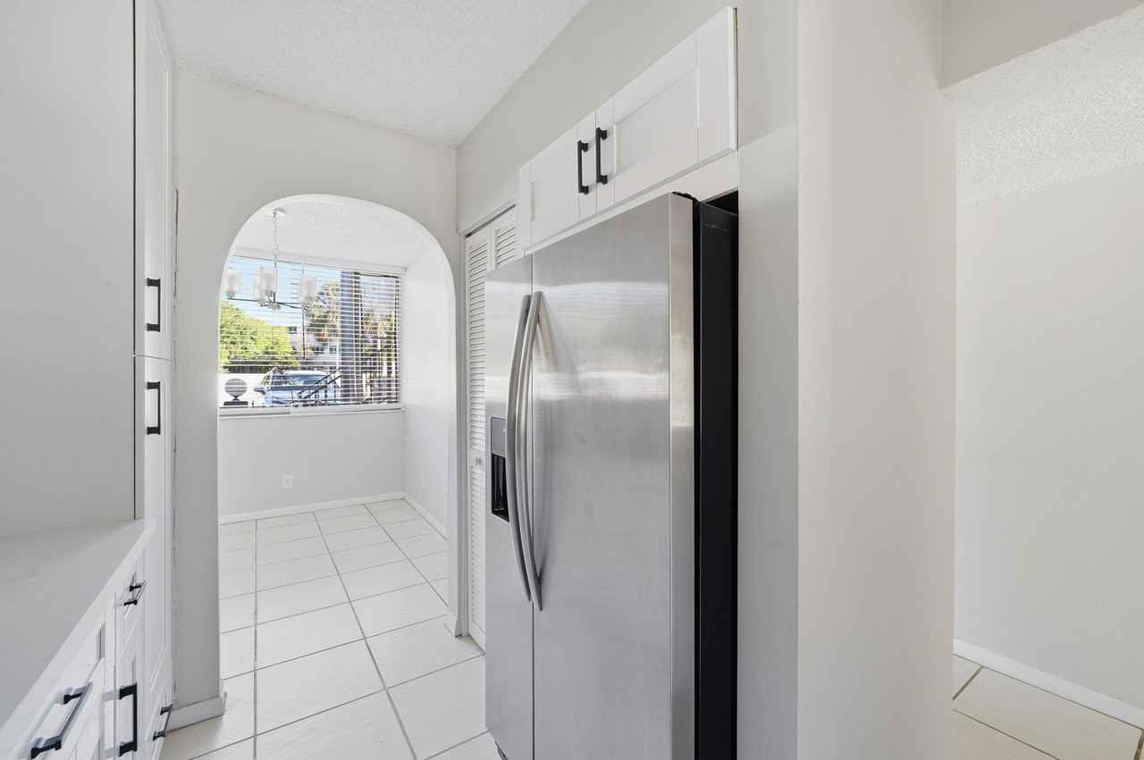 3300 Nw 46th St - Photo 7 of 29