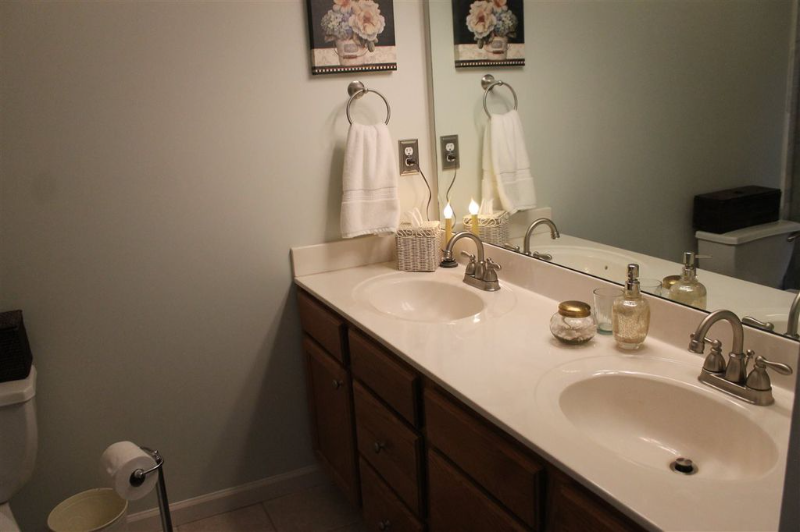 3765 Ellison Dr - Photo 6 of 11