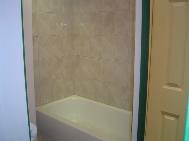 1131 W 18th St - Photo 3 of 10