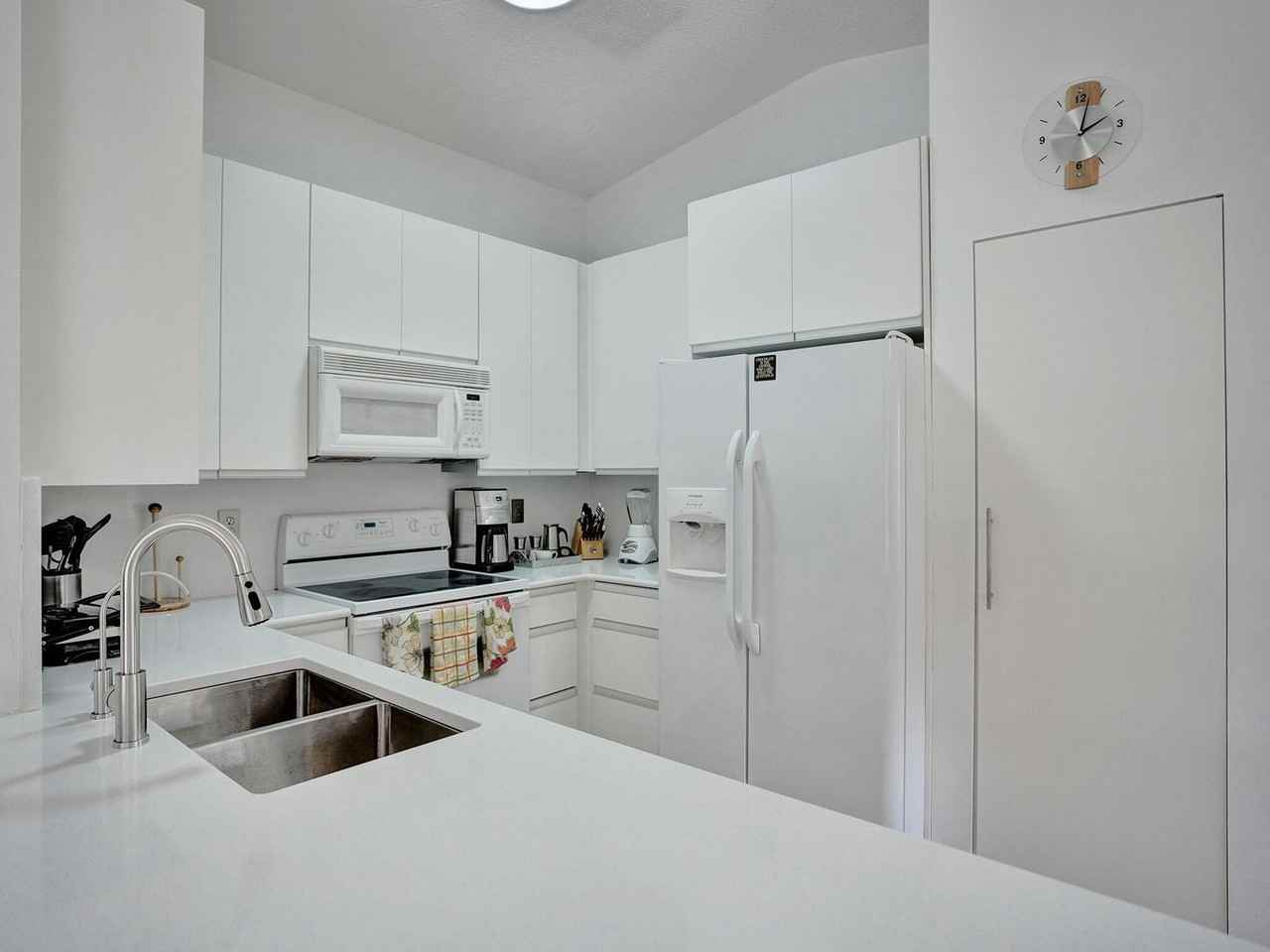 1245 Sw 46th Way - Photo 5 of 8