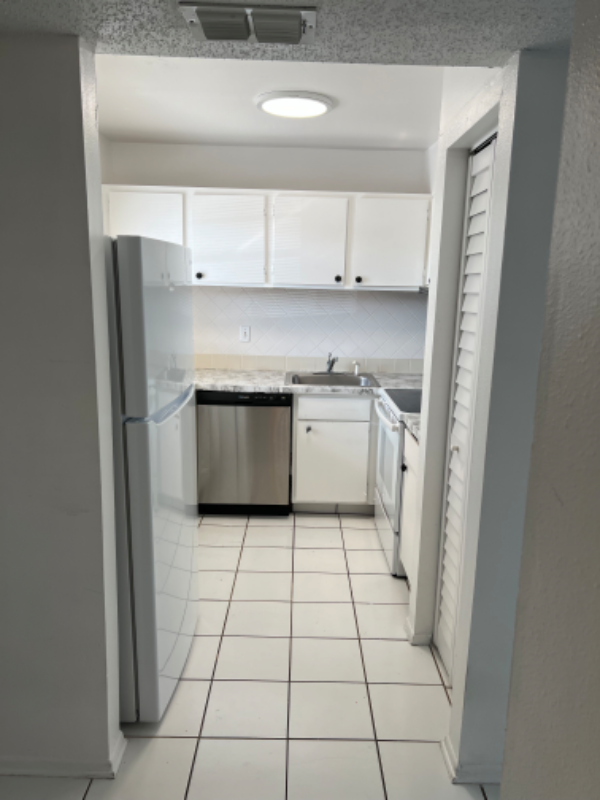 2625 State St - Photo 4 of 15