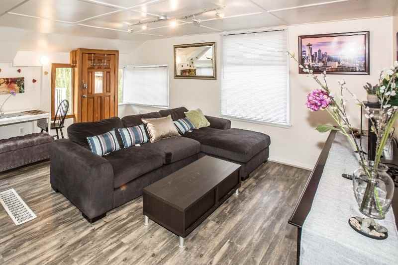 1901 N 80th St #1 - Photo 4 of 14