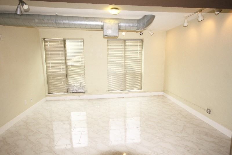 710 S Medina - Photo 5 of 23