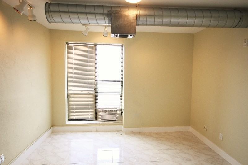 710 S Medina - Photo 7 of 23