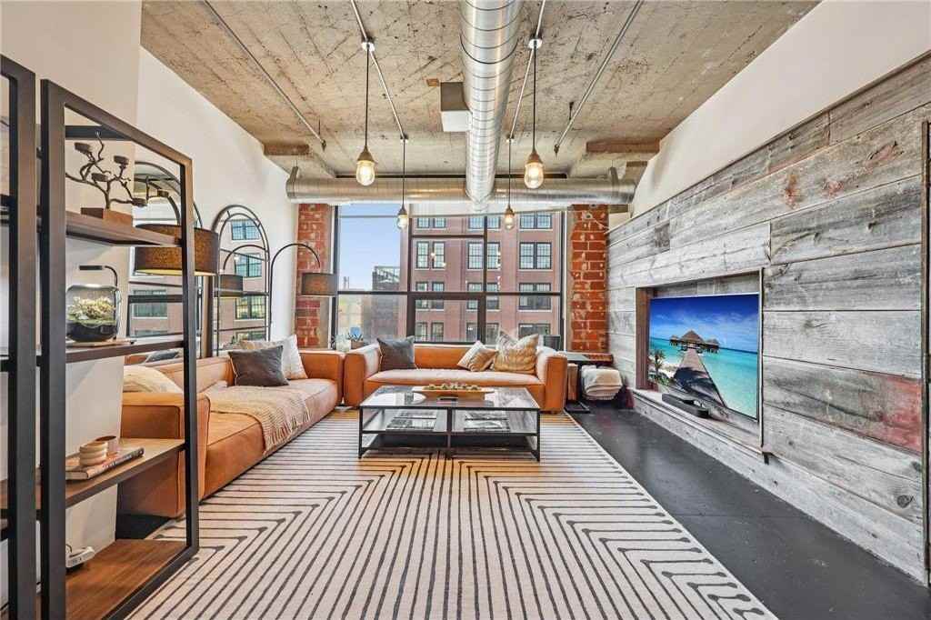 718 Washington Ave N #506 - Photo 2 of 25