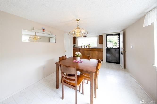 1024 Sw 120th St #3 - Photo 6 of 7