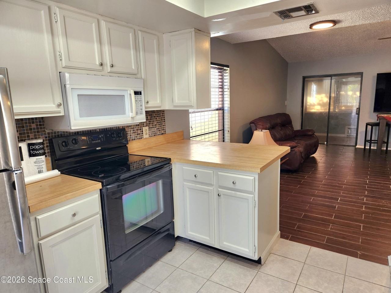 3456 Sparrow Ct - Photo 6 of 16