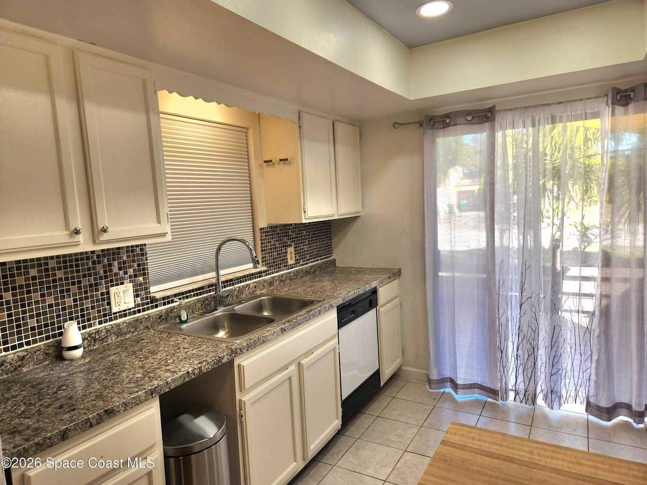 3456 Sparrow Ct - Photo 7 of 16