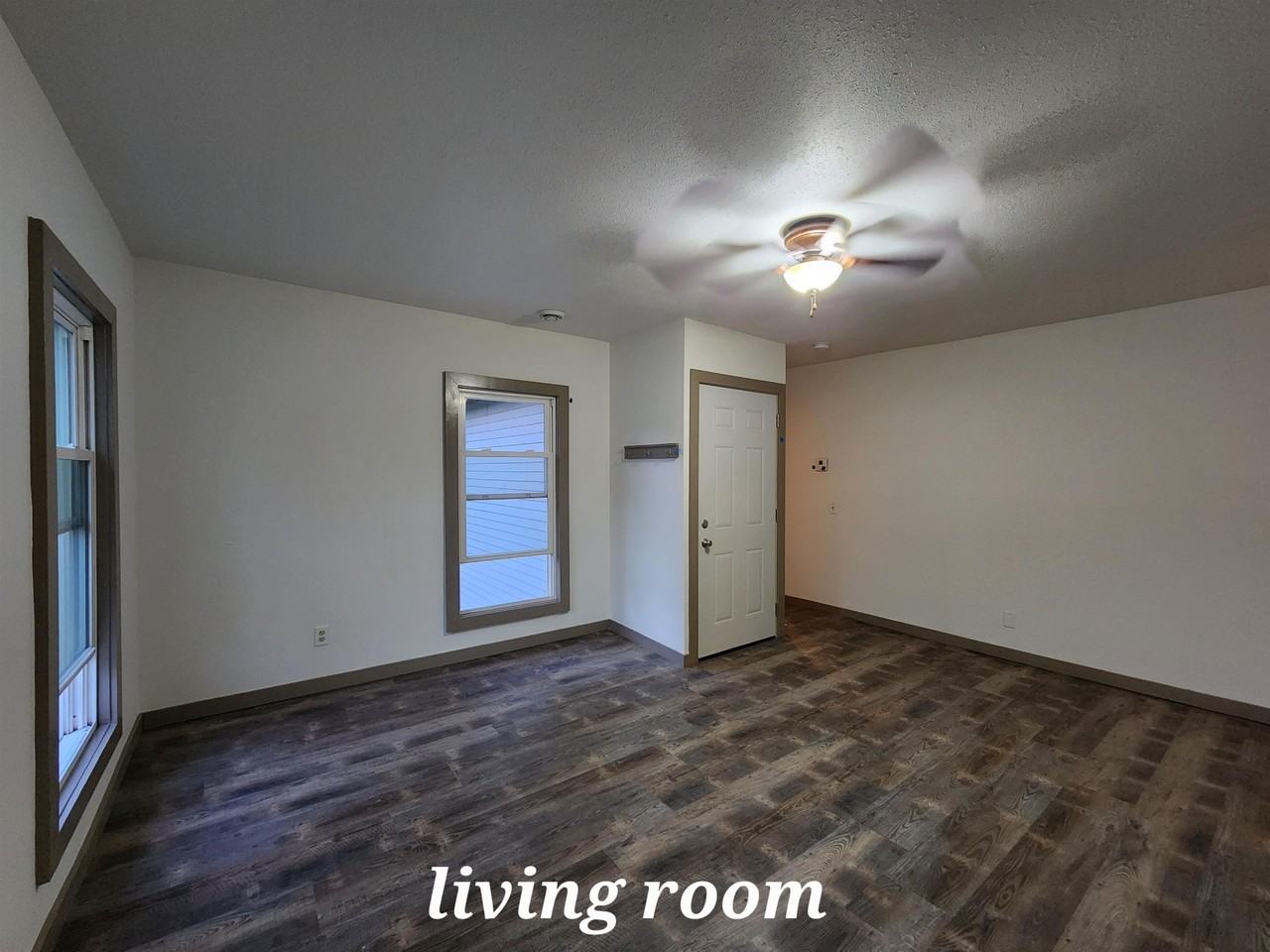 424 College St - Photo 3 of 15