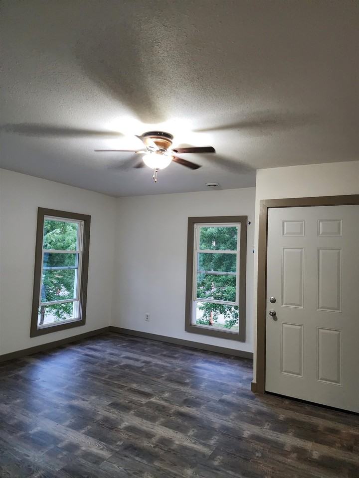 424 College St - Photo 5 of 15