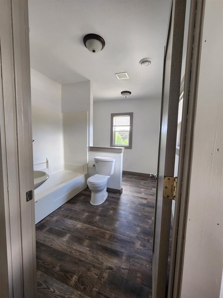 424 College St - Photo 7 of 15