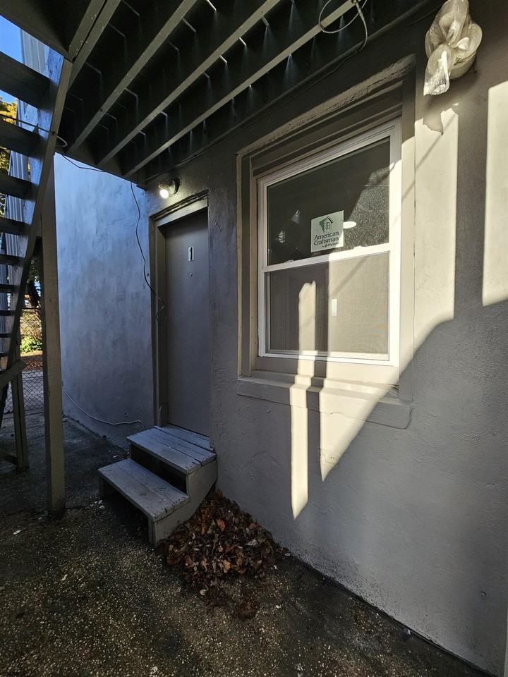 709 Adriatic Ave - Photo 2 of 14