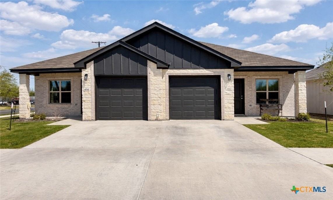 414 W Avenue C - Photo 2 of 23