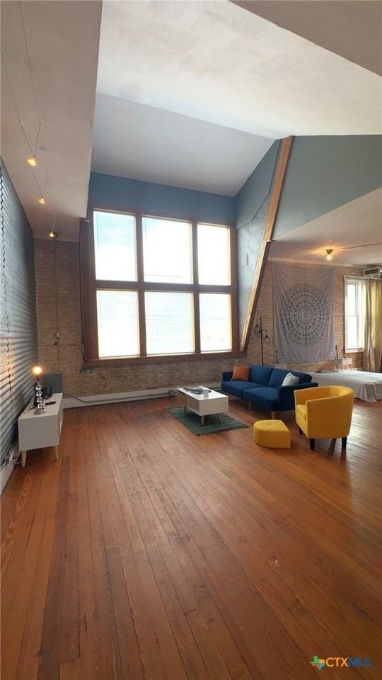 103 W Walnut St Unit A - Photo 4 of 16