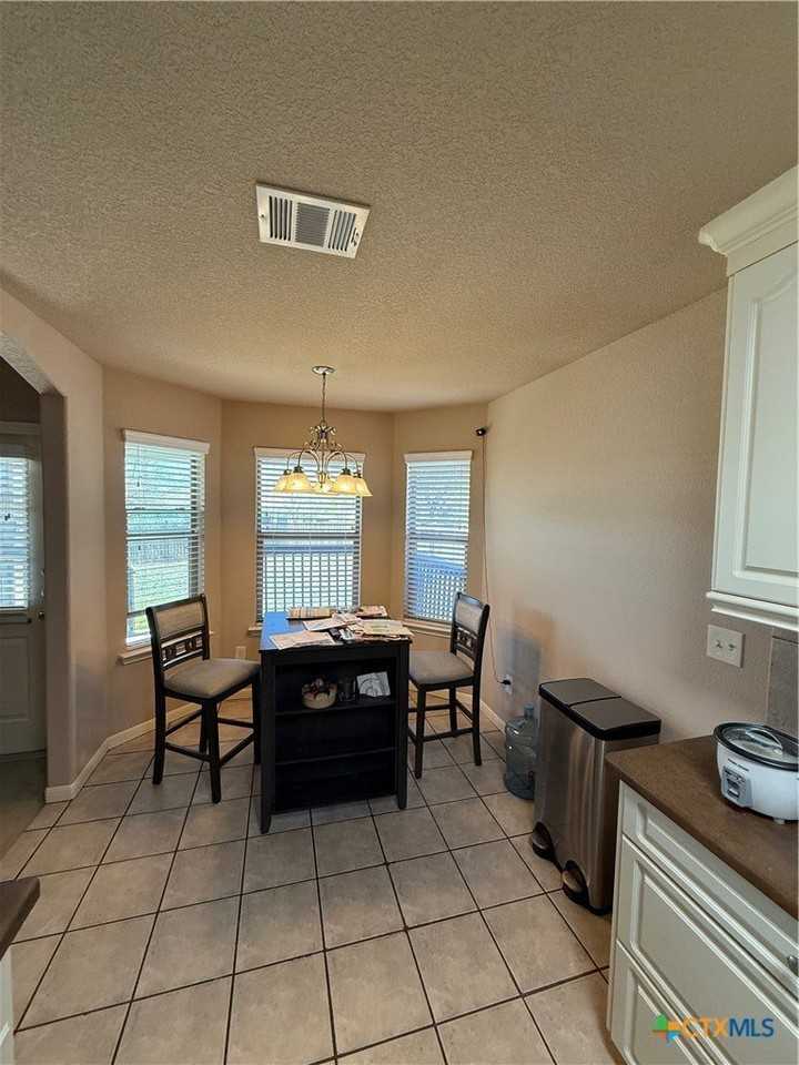 1648 Sunfire Cir - Photo 5 of 15