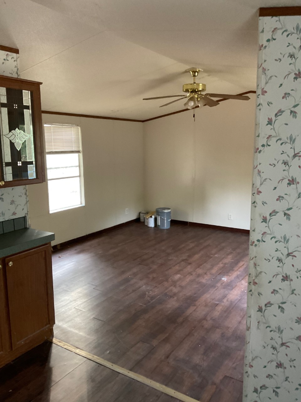 1511 Bowie St - Photo 7 of 9