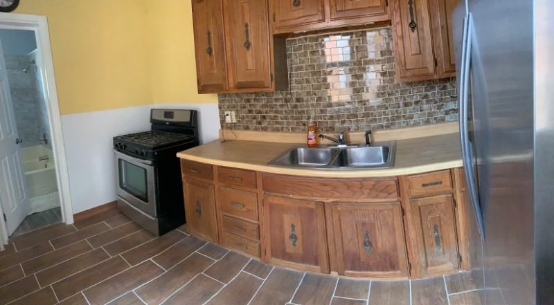 1249 Greenwich St - Photo 4 of 14