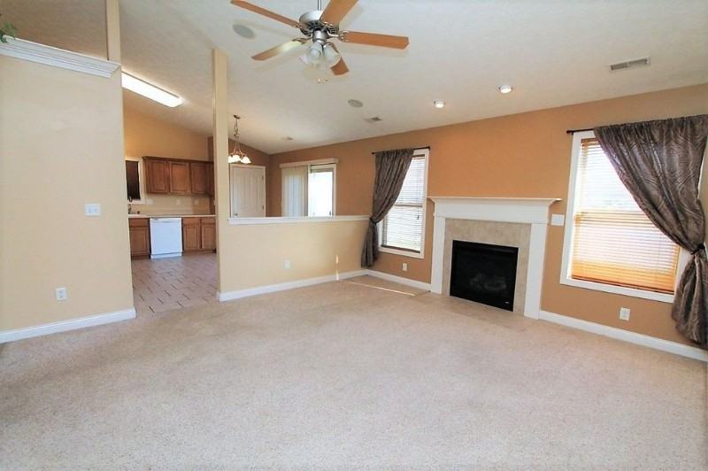 1410 Crusade Dr - Photo 3 of 15