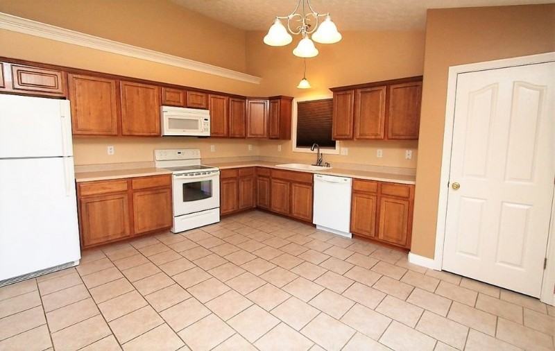 1410 Crusade Dr - Photo 4 of 15