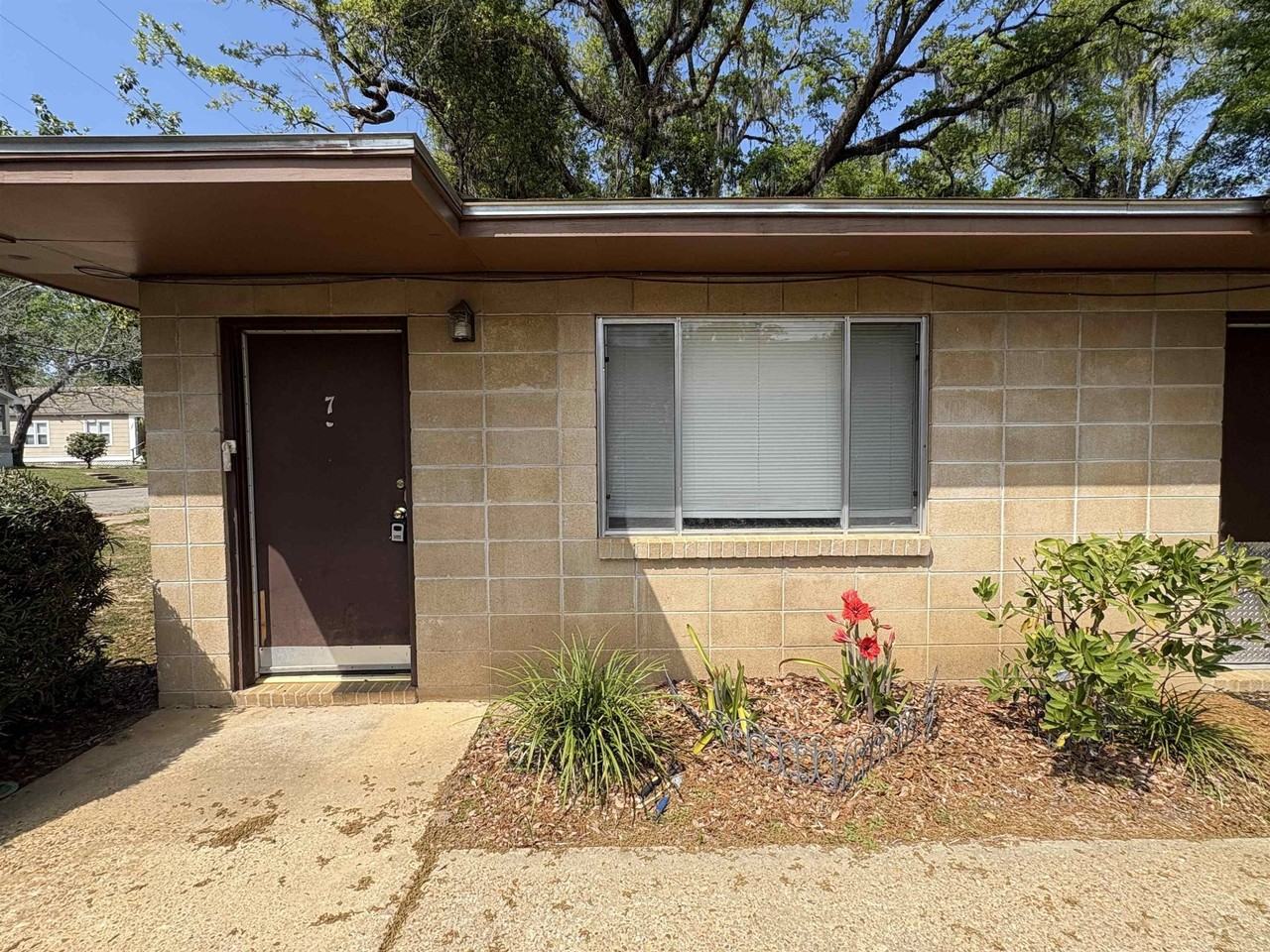 1509 Branch St Apt 7 - Photo 2 of 2