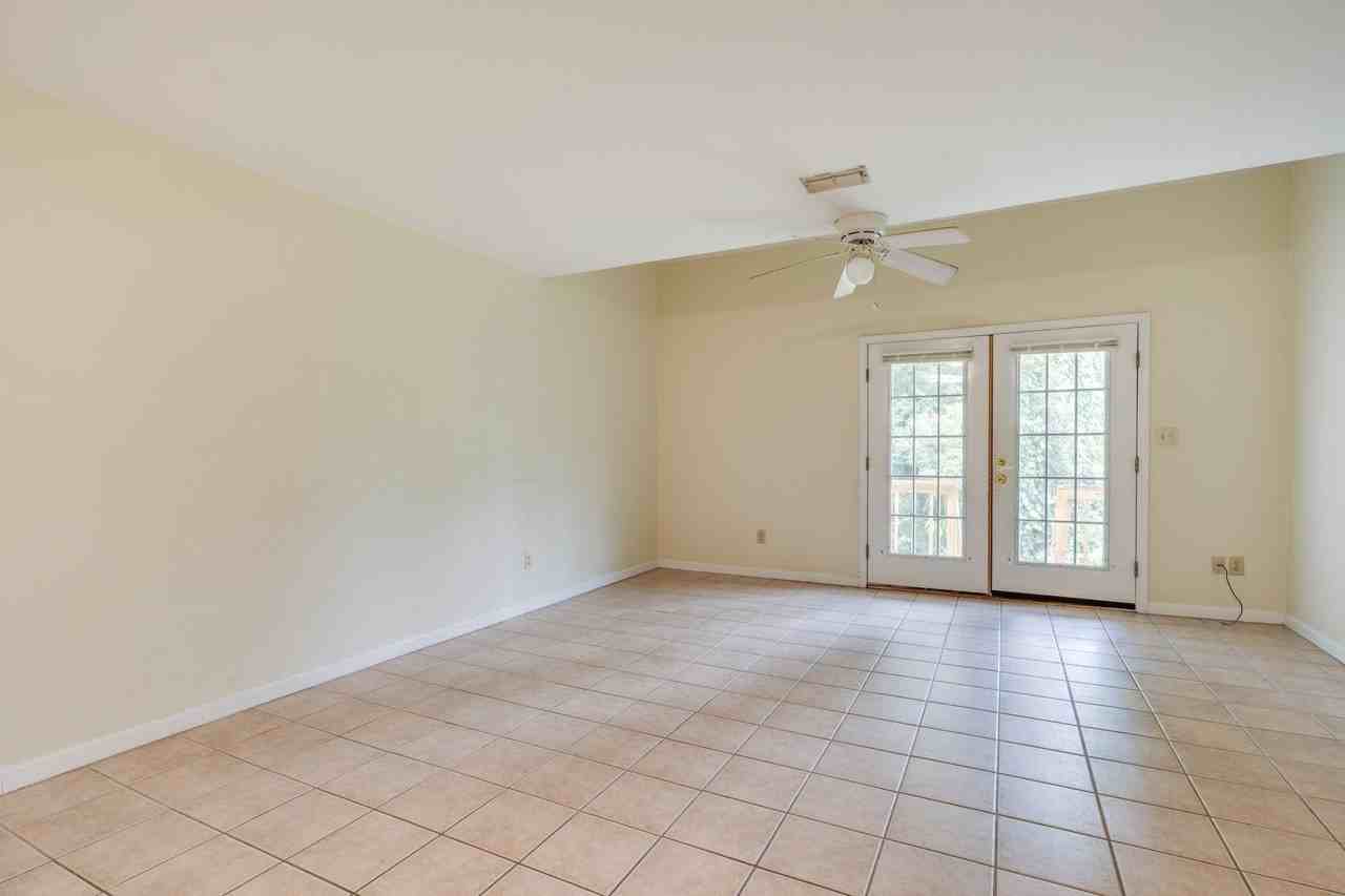 840 W Georgia St Unit A - Photo 4 of 24