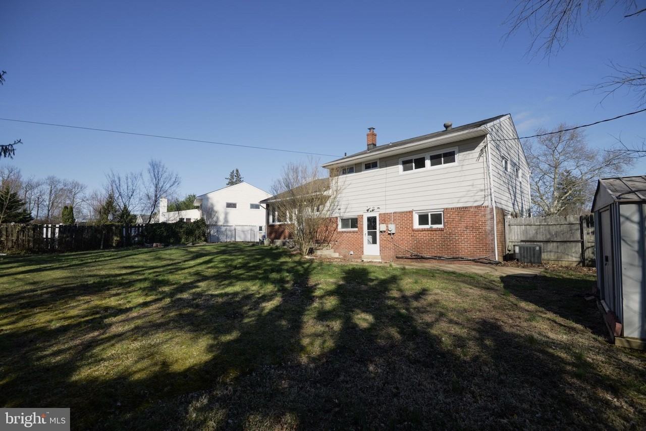 1016 S Hilton Rd - Photo 2 of 18