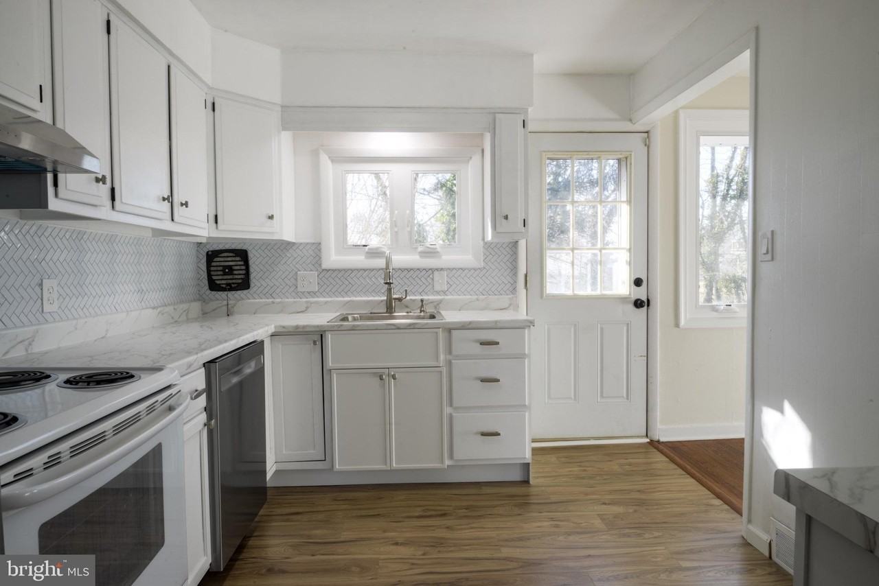 1016 S Hilton Rd - Photo 6 of 18