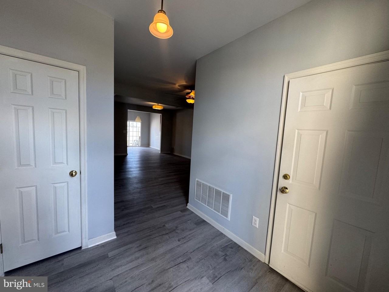 128 Springfield Cir - Photo 3 of 25