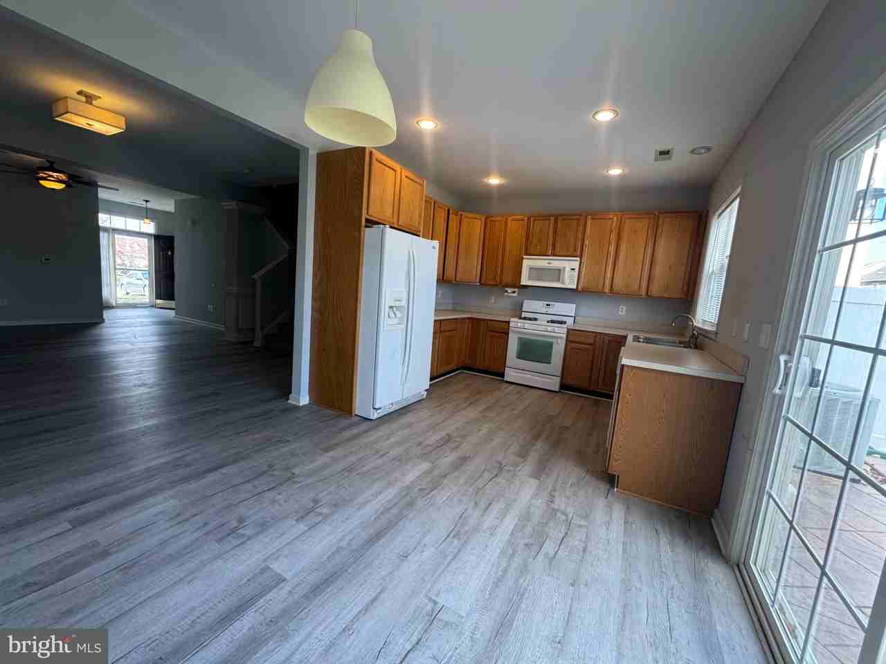 128 Springfield Cir - Photo 5 of 25