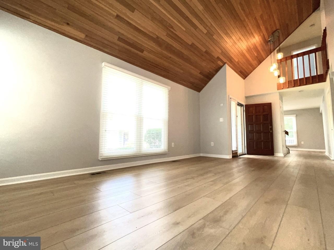 2915 Winters Chase Way - Photo 5 of 50