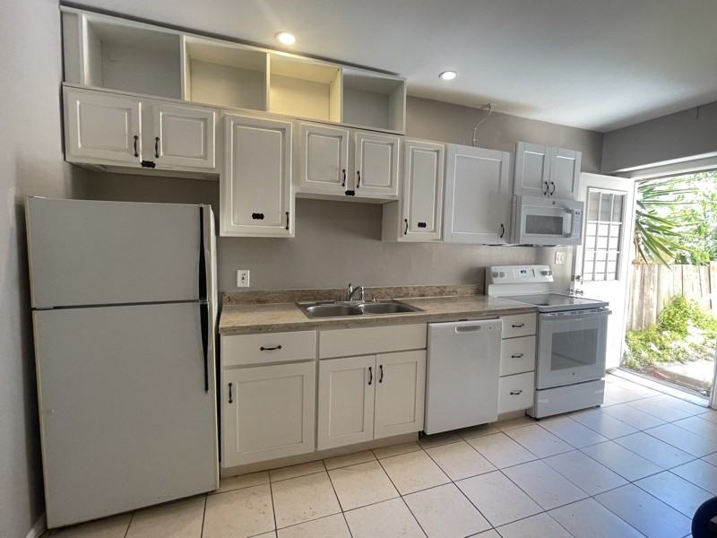 1236 Utah St - Photo 5 of 6