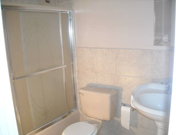 100 Furness Pl - Photo 3 of 8