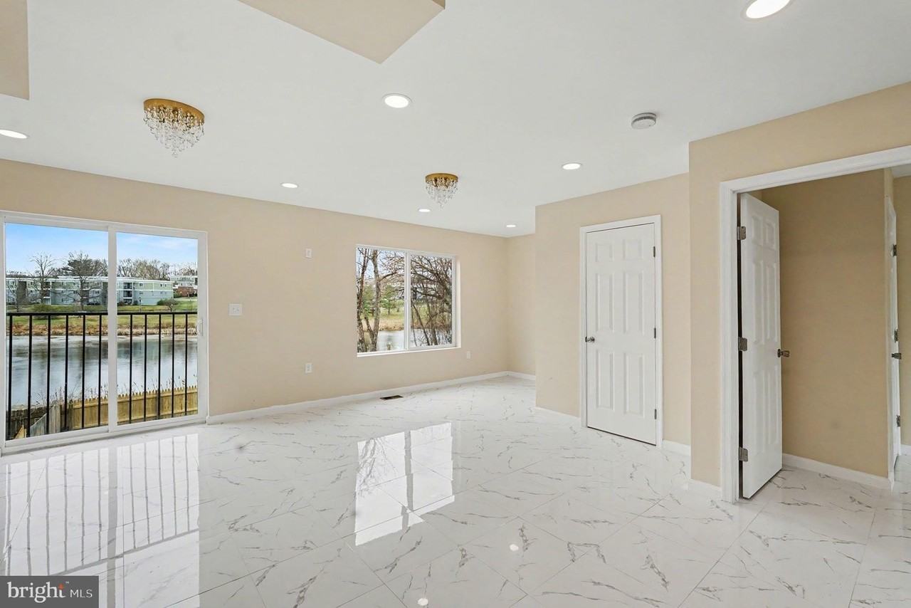 1933 Brookside Dr - Photo 5 of 34