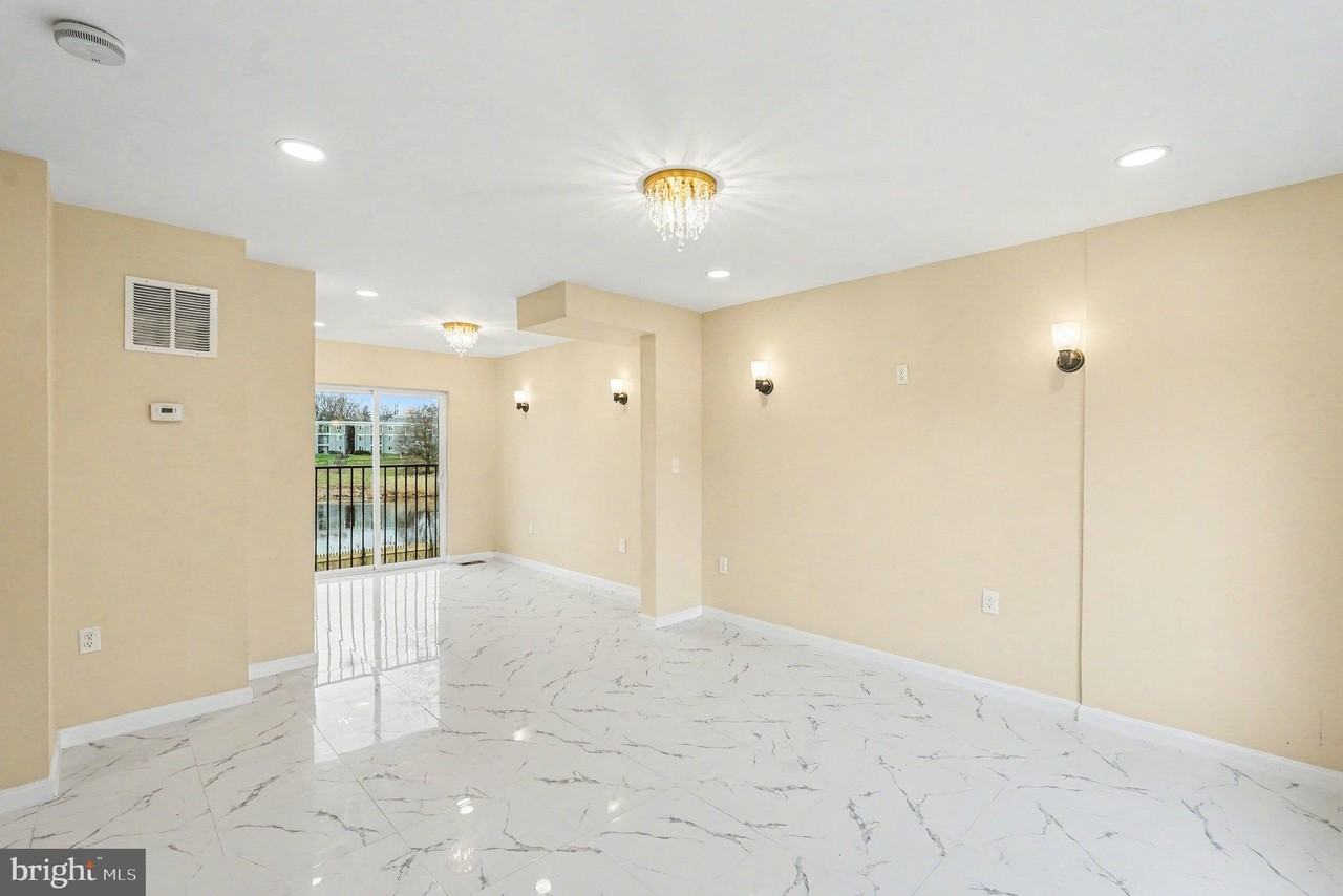 1935 Brookside Dr - Photo 3 of 33