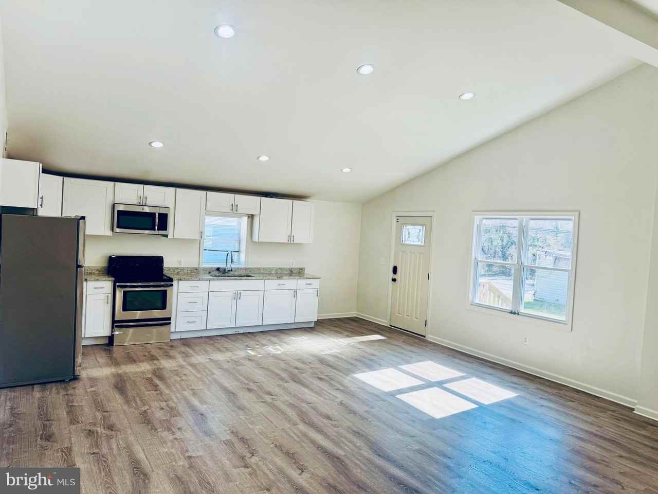 108 Philadelphia Rd - Photo 2 of 10