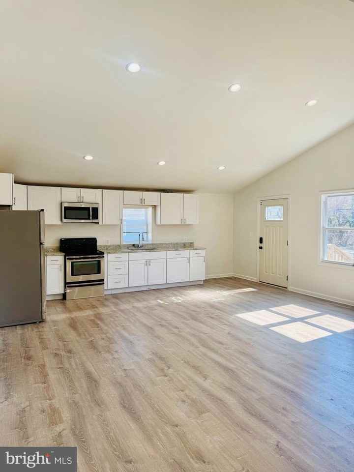 108 Philadelphia Rd - Photo 3 of 10