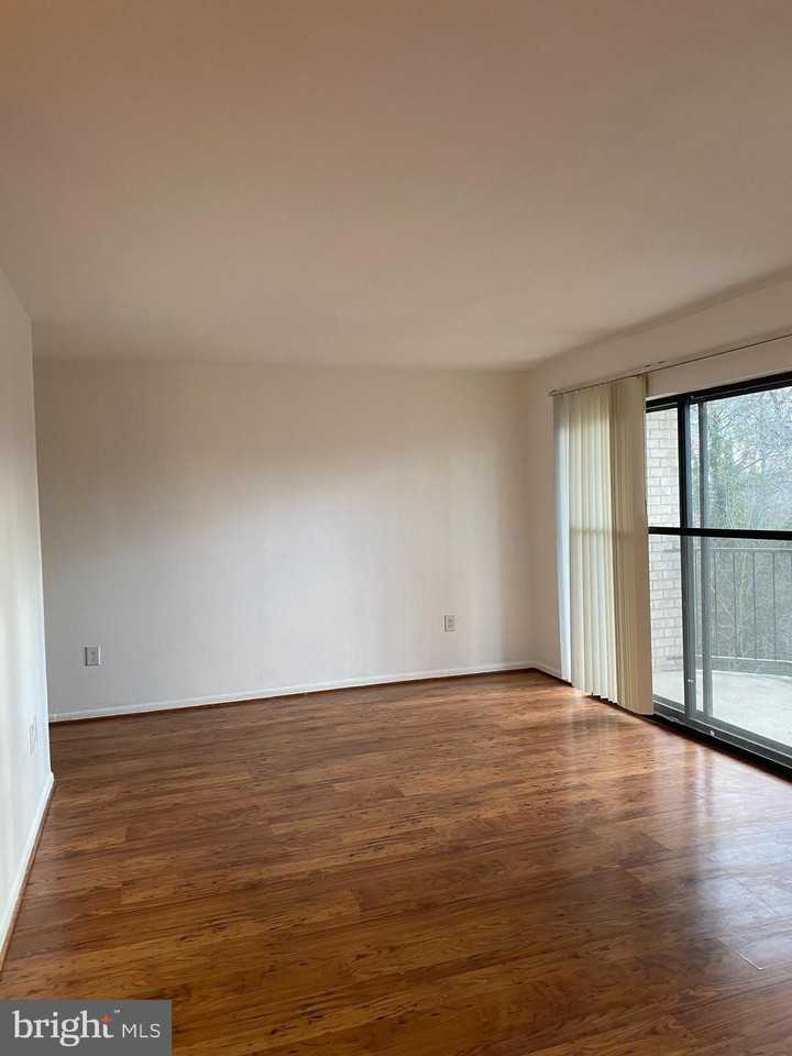 6998 Hanover Pkwy Unit 3 - Photo 3 of 14