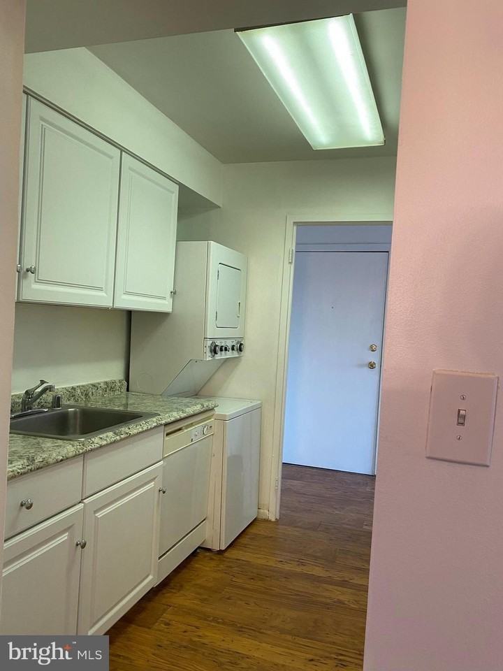 6998 Hanover Pkwy Unit 3 - Photo 7 of 14